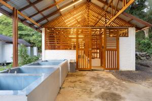 EquipmentLockerRoom2